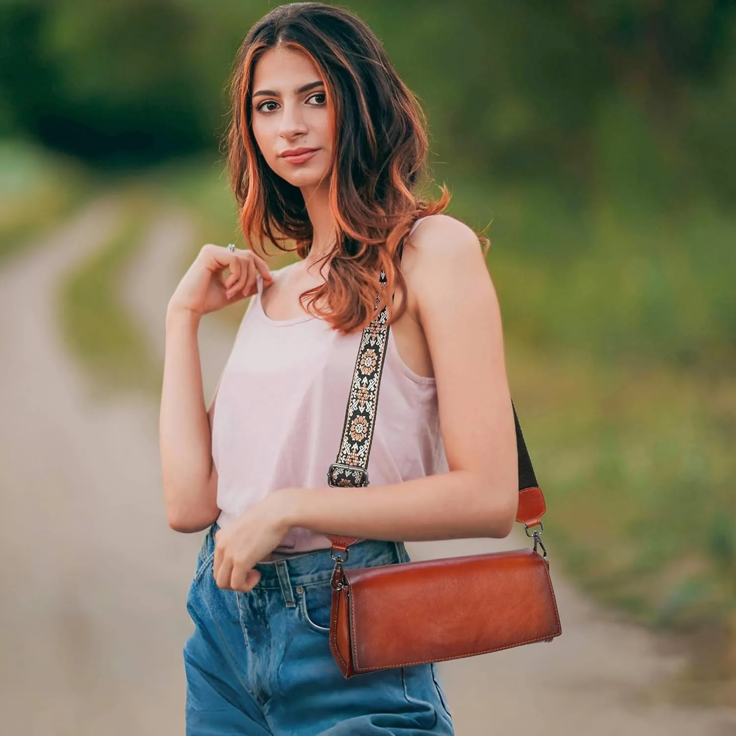 Iswee Leather Purses for Women Crossbody Bag Vintage Flap Saddle Purse Zipper Womens Shoulder Handbags with 3 Straps