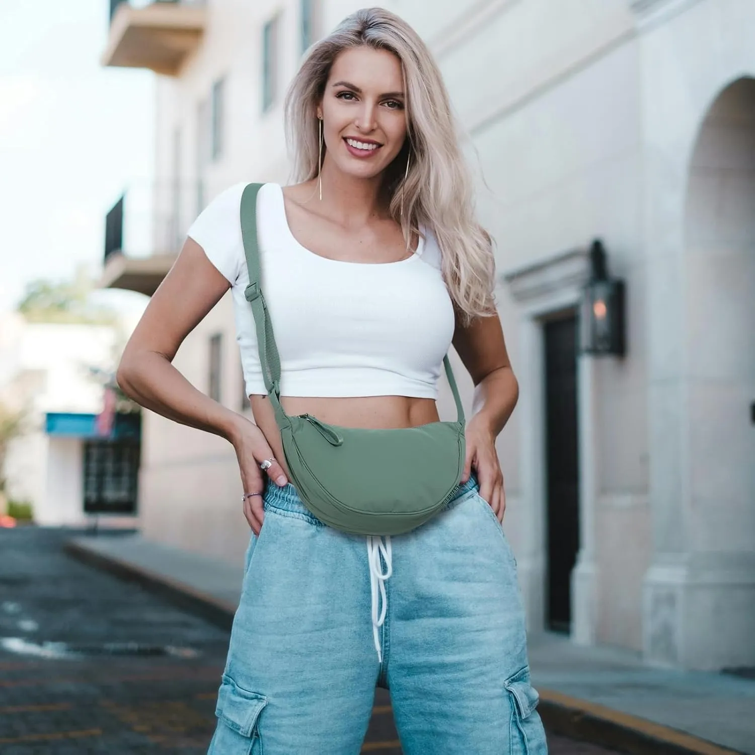 Small Nylon Crescent Crossbody Bag for Women Men Trendy, Waterproof Crescent Sling, Lightweight Travel Purses